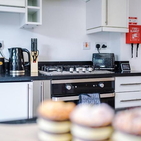 Pristine 2-Bed House In Chester By 53 Degrees Property, Ideal For Families & Small Groups, Great Location - Sleeps 6 Hough Green Ngoại thất bức ảnh
