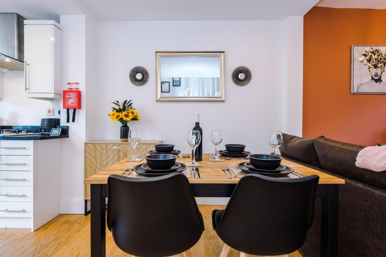 Pristine 2-Bed House In Chester By 53 Degrees Property, Ideal For Families & Small Groups, Great Location - Sleeps 6 Hough Green Ngoại thất bức ảnh