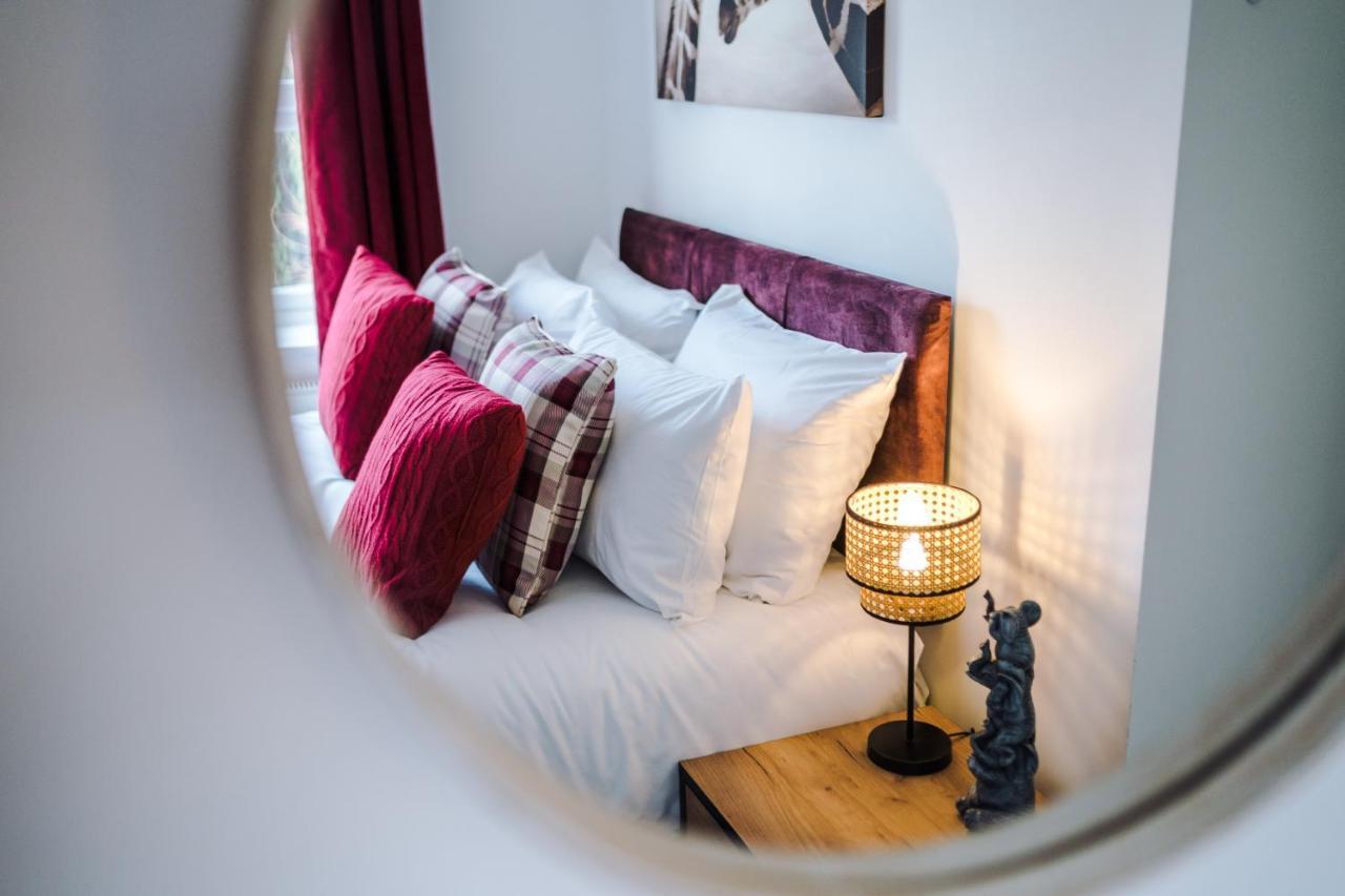 Pristine 2-Bed House In Chester By 53 Degrees Property, Ideal For Families & Small Groups, Great Location - Sleeps 6 Hough Green Ngoại thất bức ảnh